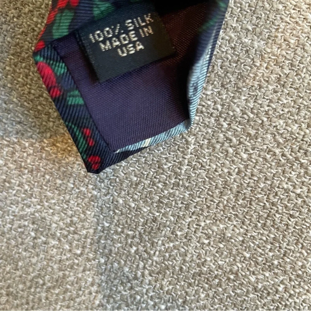 Structure Vintage 100% Silk Made in USA Christmas Holiday Vignettes Necktie